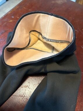 Black Fleece-Lined Leggings with Beige Interior